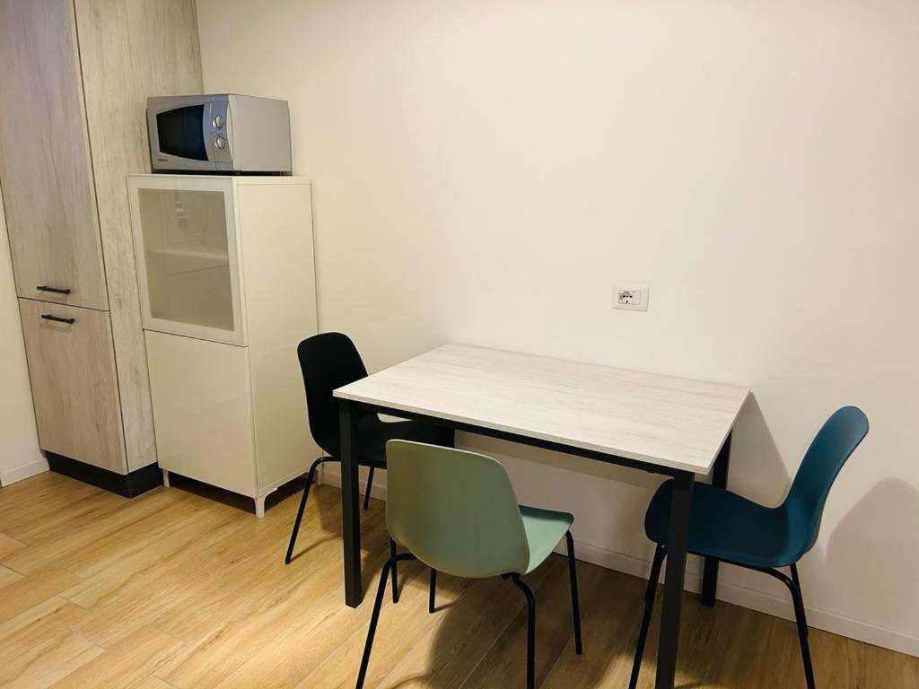 Easy Room Italy Rogoredo Milan Exterior photo